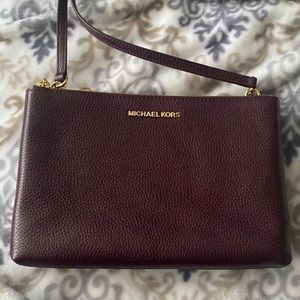 MK Jet Set Travel Double Gusset Crossbody